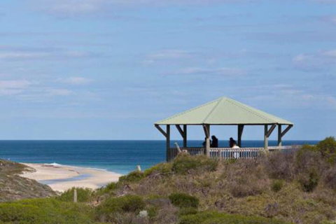 Moore River Beach Shack - Sunshine Coast Tourism 4