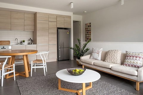 Roomerang At Lakeside Townhouse - Holiday Sunshine Coast 3