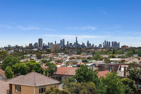 Ripponlea Village Panorama - Holiday Sunshine Coast 6