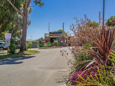Twin Waters Caravan Park - Dawesville - Holiday Sunshine Coast 1