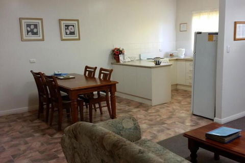 About Town Cottages - Holiday Sunshine Coast 3