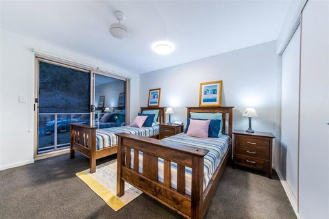 Palm Retreat - Holiday Sunshine Coast 5