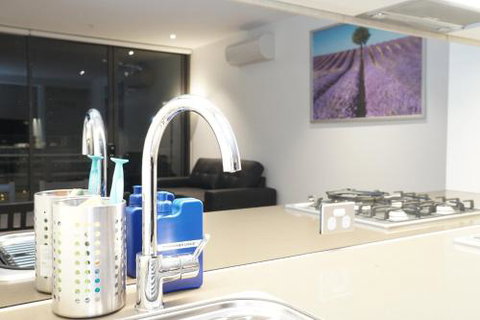 Auzzie Apartments Docklands Melbourne - Sunshine Coast Tourism 0