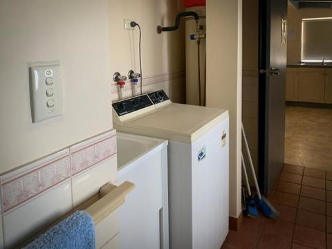 Gone Fishing - Sunshine Coast Tourism 1