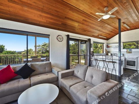 The Accommodation Group â€“ Greens Beach Retreat - Sunshine Coast Tourism 6