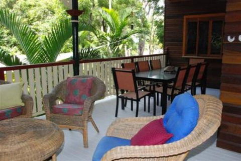 Appian Beach House - Holiday Sunshine Coast 0