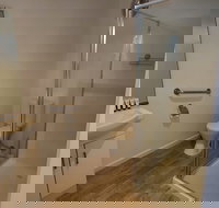 Beach Holiday Apartments Motel - Sunshine Coast Tourism