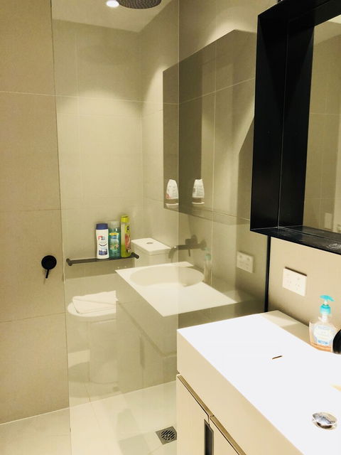 Comfy 2-Bedroom Apartment Level 5 - Sunshine Coast Tourism 6