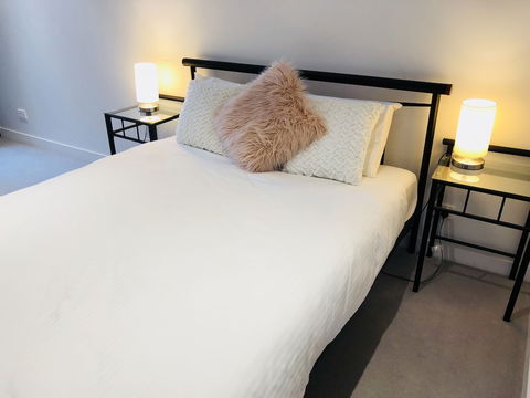 Comfy 2-Bedroom Apartment Level 5 - Sunshine Coast Tourism 5