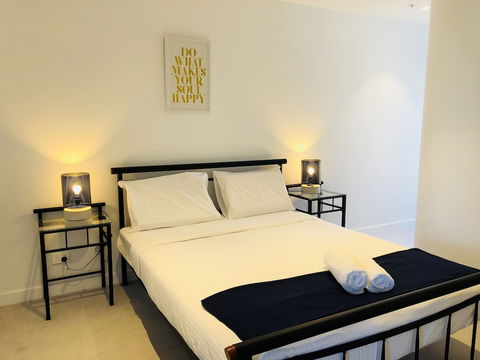 Comfy 2-Bedroom Apartment Level 5 - Sunshine Coast Tourism 4