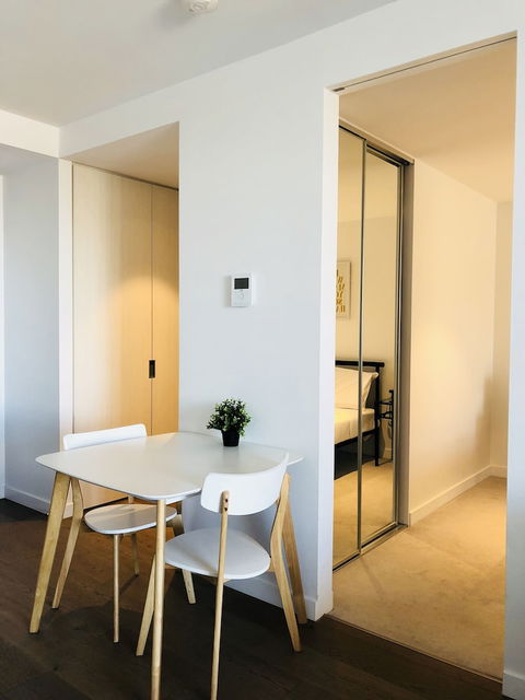 Comfy 2-Bedroom Apartment Level 5 - Sunshine Coast Tourism 3