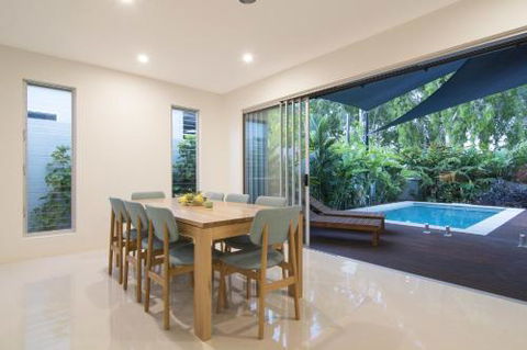 Iluka Beach Villa - Sunshine Coast Tourism 5