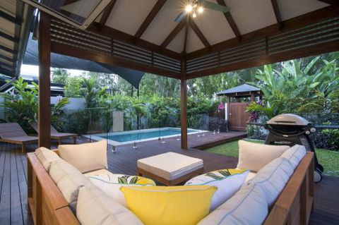 Iluka Beach Villa - Sunshine Coast Tourism 3