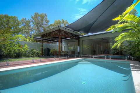 Iluka Beach Villa - Sunshine Coast Tourism 1