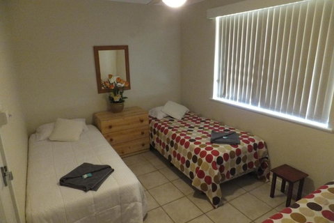 Ocean Beach Chalet 15 - Holiday Sunshine Coast 3