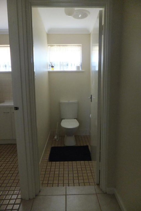 Ocean Beach Chalet 15 - Holiday Sunshine Coast 4