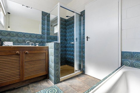 LightningRye - Holiday Sunshine Coast 3