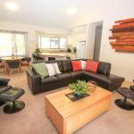 Abenaki - Sunshine Coast Tourism 0