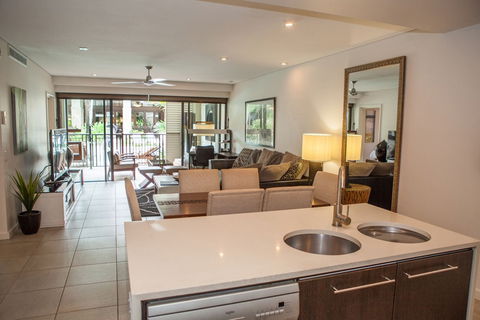 Sea Temple - 131 Luxury Swimout - Sunshine Coast Tourism 3