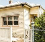 Simmers Serviced Apartments - Holiday Sunshine Coast