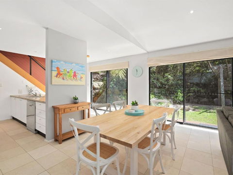 Avoca Beach Living 84 Avoca Drive Avoca Beach - Holiday Sunshine Coast 6