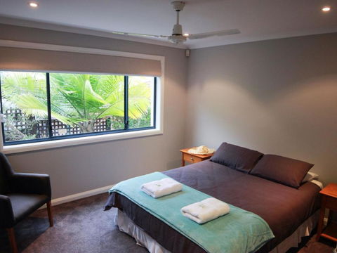Absolutely Avoca 114a Avoca Drive Avoca Beach - Holiday Sunshine Coast 6