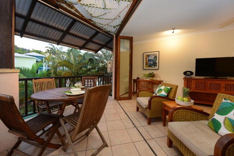 Hibiscus Hideaway - Sunshine Coast Tourism 6