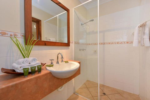 Hibiscus Hideaway - Sunshine Coast Tourism 1