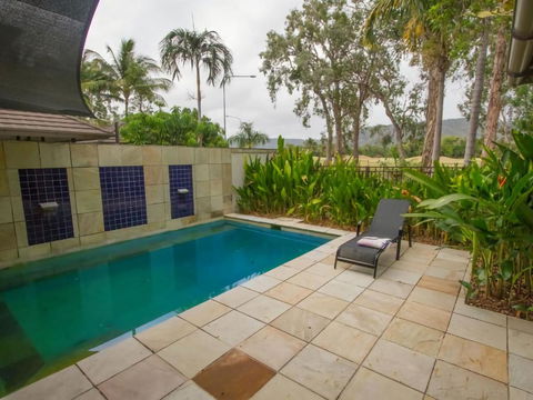 Solitudes At Sea Temple - Sunshine Coast Tourism 3