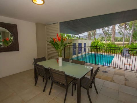Solitudes At Sea Temple - Sunshine Coast Tourism 6