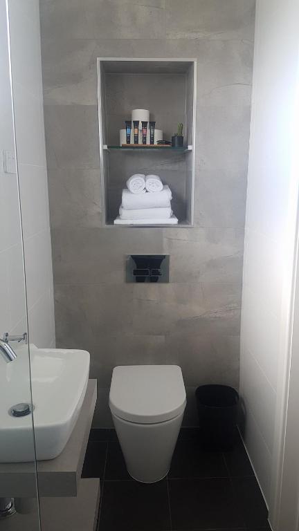 The Avenue Inn - Sunshine Coast Tourism 2