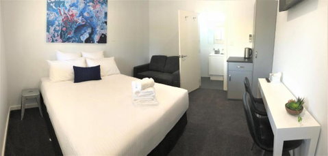 The Avenue Inn - Sunshine Coast Tourism 1