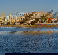 Oaks The Entrance Waterfront Suites - Holiday Sunshine Coast