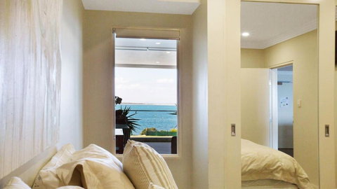 Aura Apartment With Spectacular Views! - Holiday Sunshine Coast 2