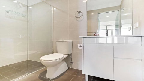 Aura Apartment With Spectacular Views! - Holiday Sunshine Coast 4