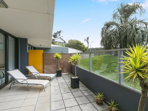 LORNE CHALET APARTMENT 11 Odyssea - Holiday Sunshine Coast 5