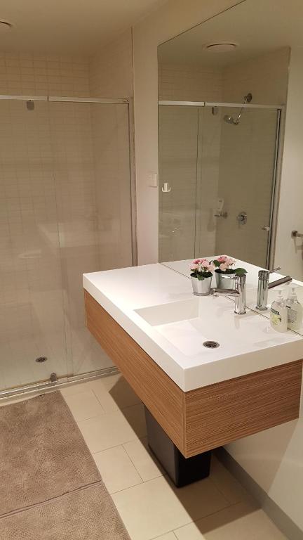 2BEDS Melbourne Central|Crown Casino|Colin|S Cross - Sunshine Coast Tourism 5