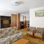 RETRO RETREAT INLET SIDE - Sunshine Coast Tourism 0