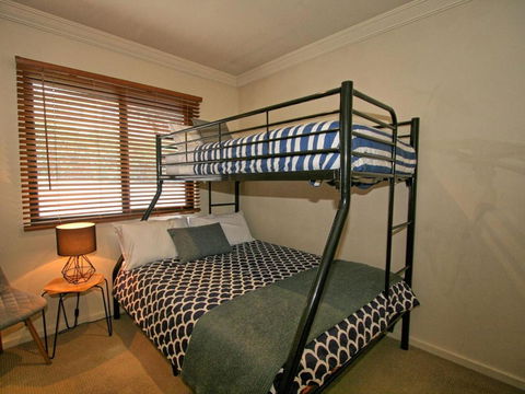 Khione 5 / 23 25 Kirwan Close - Holiday Sunshine Coast 1