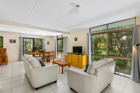 Shardlow - Sunshine Coast Tourism 0
