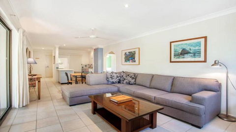 70 Lawson StreetatClarkes Beach - Sunshine Coast Tourism 4