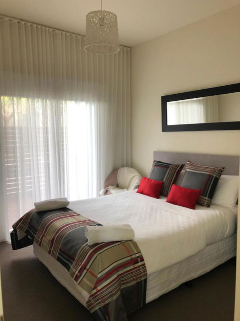 Exclusive Anglesea River Beach Apartment - Holiday Sunshine Coast 3