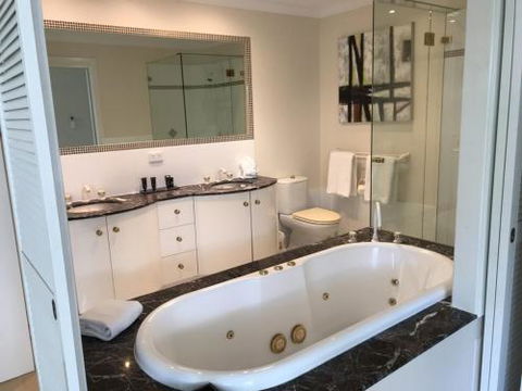 Port Douglas Paradise Beach Villa - Sunshine Coast Tourism 6