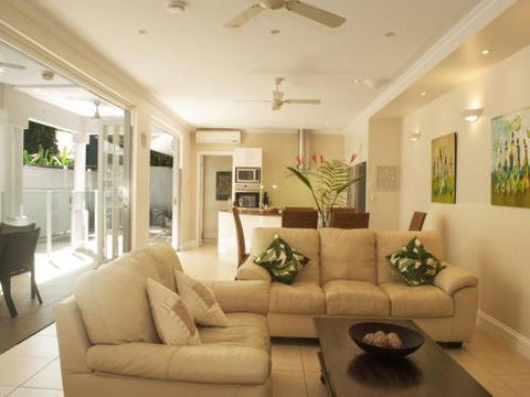 Port Douglas Paradise Beach Villa - Sunshine Coast Tourism 3