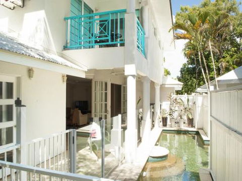 Port Douglas Paradise Beach Villa - Sunshine Coast Tourism 1
