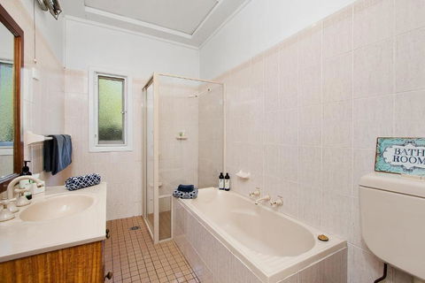 GOWAN ROSS COTTAGE - Sunshine Coast Tourism 5