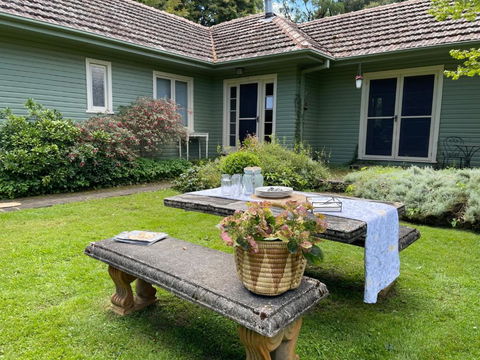 GOWAN ROSS COTTAGE - Sunshine Coast Tourism 2