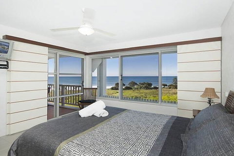Quarterdeck 23 - Sunshine Coast Tourism 3