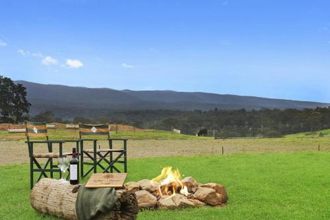 TINY HOME......BIG Views - Sunshine Coast Tourism 4