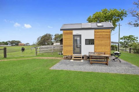 TINY HOME......BIG Views - Sunshine Coast Tourism 1